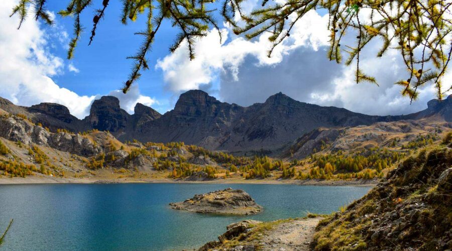 vue sur le lac d'Allos