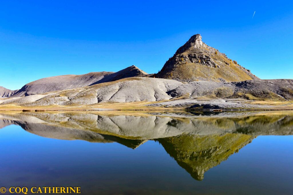 Panorama sur le du lac de Lignin et son reflet