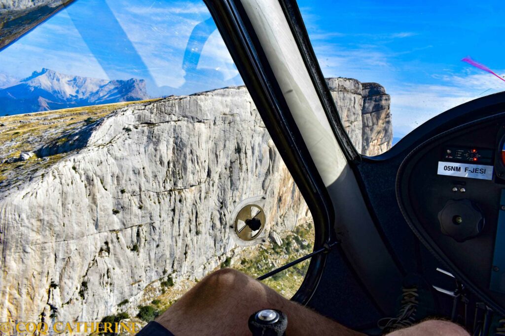 Falaise de Céüse lors du vol en motoplaneur dans les Alpes du Sud