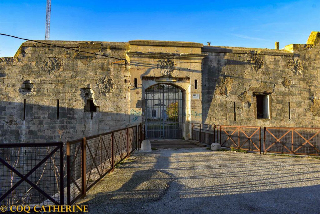 L’entrée du fort Saint-Antoine au Mont Faron