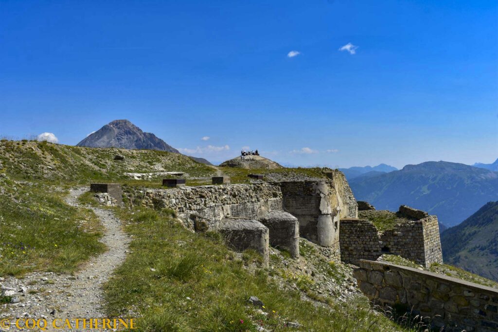 Le fort enterré du Janus avec la cloche Maginot et le Mont Chaberton