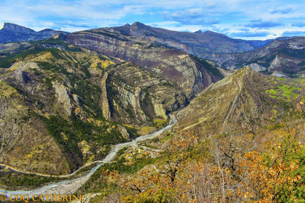 Panorama sur la vallée du Bès et le vélodrome d’Esclangon