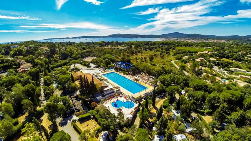 Vue aérienne du camping de Port Grimaud