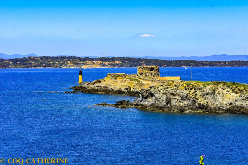 La presqu’ile du Langoustier sur le tour de Porquerolles à vélo