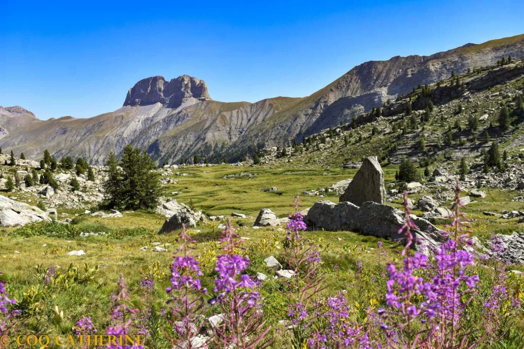 le sentier découverte les Eaux Tortes randonnée du Vallon de Laverq et la Grande Séolane