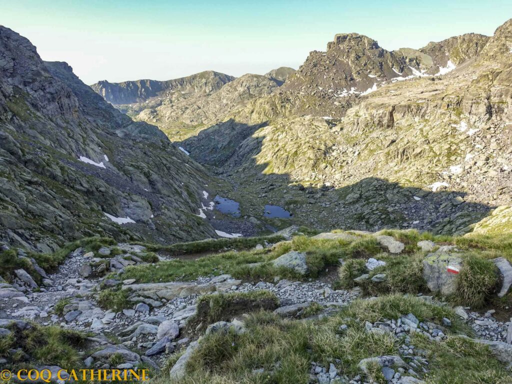 Panorama sur le haut de la Vallée des Merveilles avec les lacs