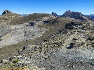 Panorama sur les Alpes depuis le sommet de la Mortice en randonnée à plus 3000m