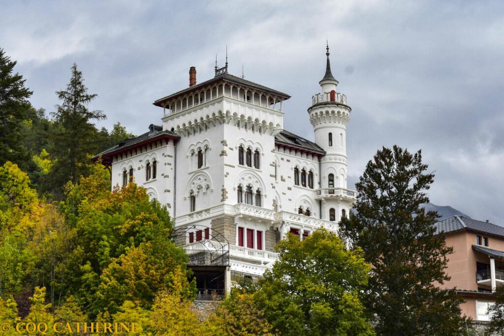 Le Château des Magnans, une villa mexicaine de Jausiers