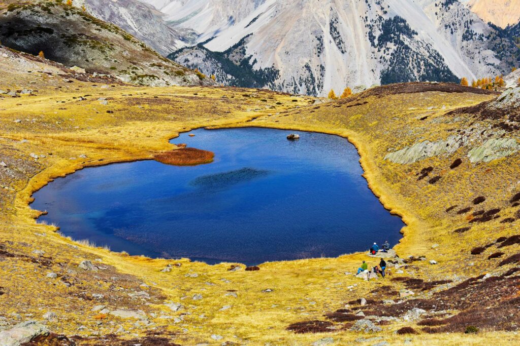 lac en forme de cœur des hautes Alpes
