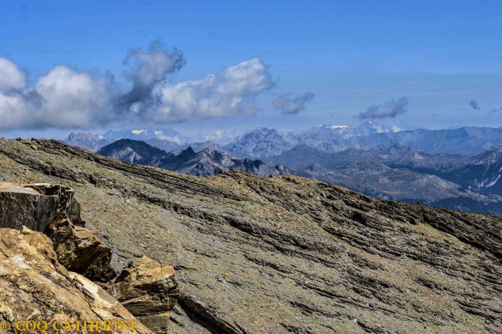 Panorama sur les glaciers de la Savoie et le sommet du Mont Blanc, depuis le sommet de la Tête de Vautisse