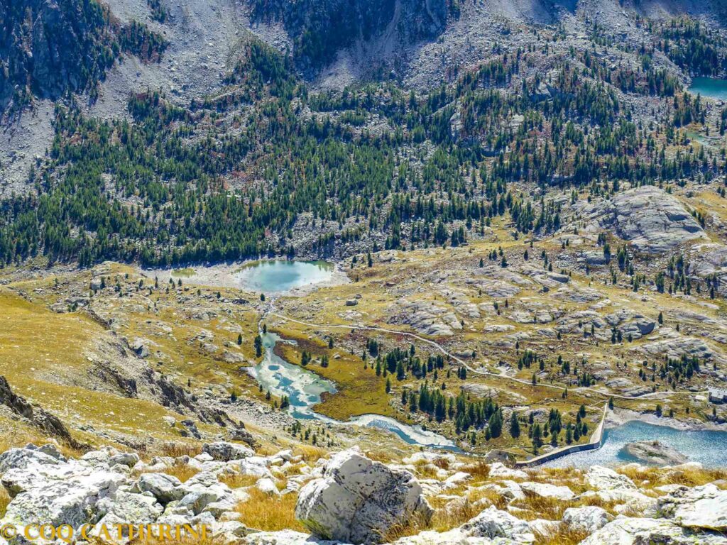 Panorama depuis le Mont Bego sur les lacs de la vallée des Merveilles