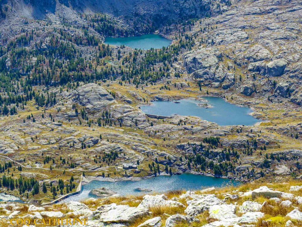 Panorama sur les lacs de la Vallée des Merveilles depuis la randonnée du Mont Bego