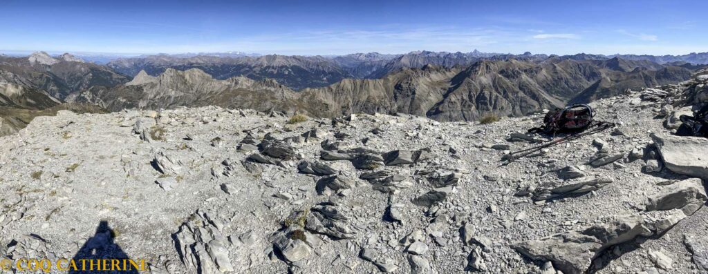 Panorama sur les Alpes depuis le sommet du Mont Cimet
