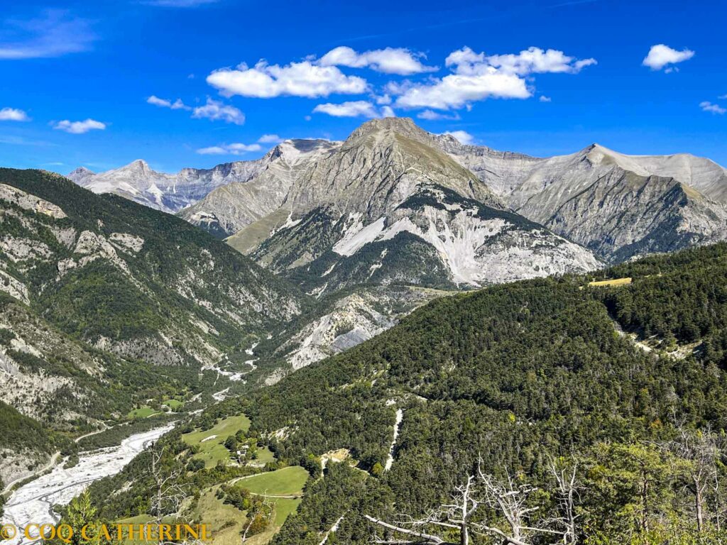 panorama sur le Massif de l'Estrop depuis la via ferrata