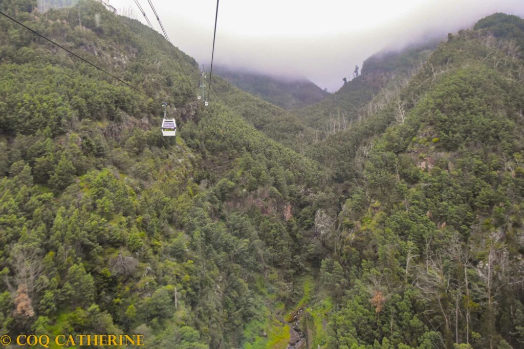 Une cabine du téléphérique du jardin botanique de Funchal